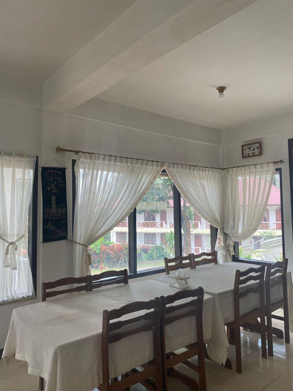 Sibayak Multinational Rest House Berastagi Bagian luar foto