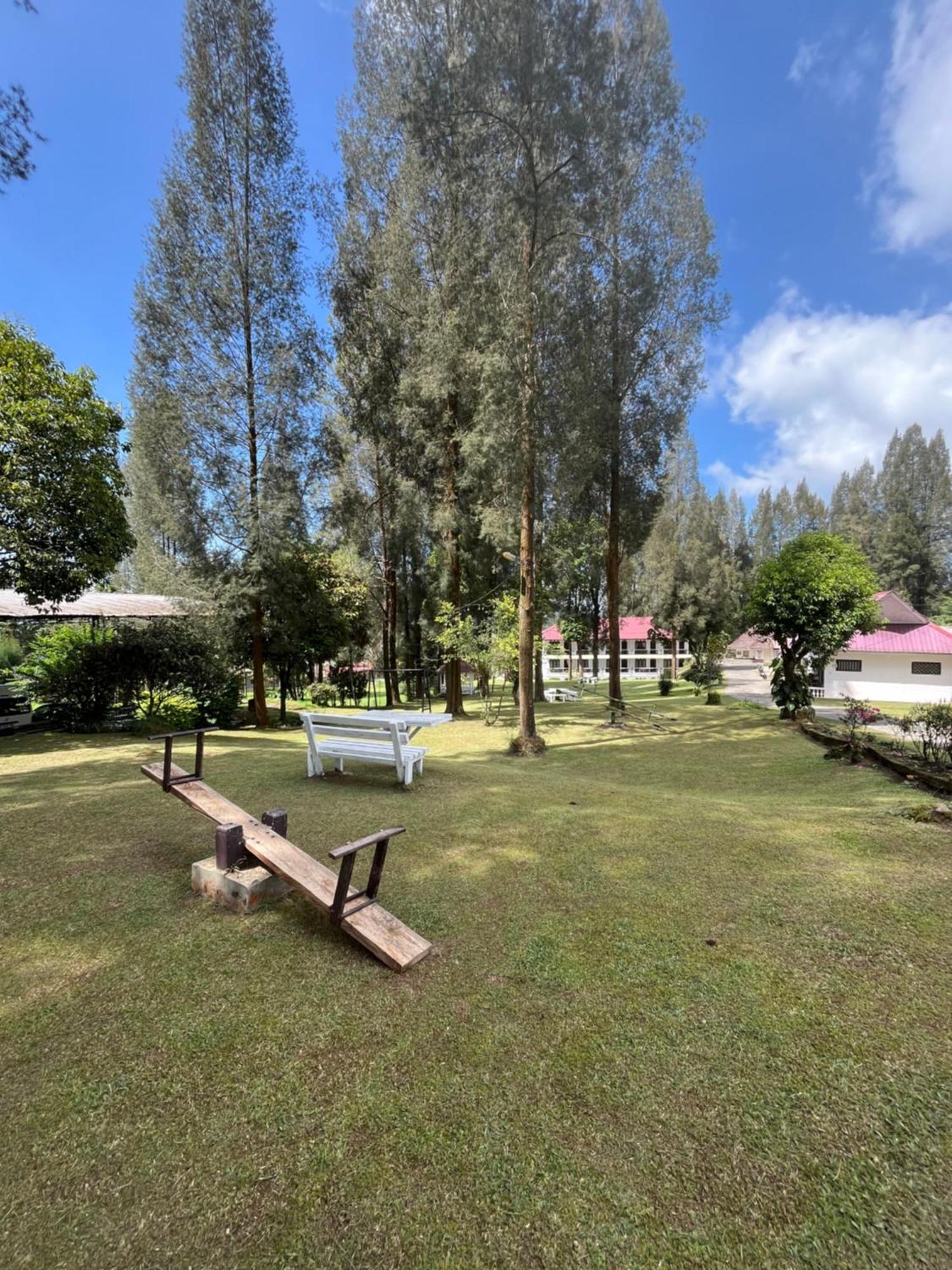 Sibayak Multinational Rest House Berastagi Bagian luar foto